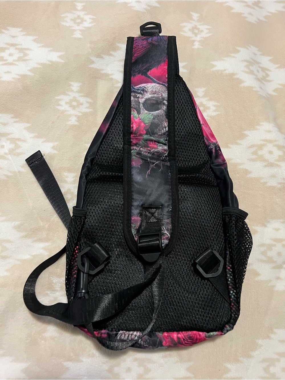 Crow & Skull Sling Bag 💀NWOT 🐦⬛ - Picture 6 of 6